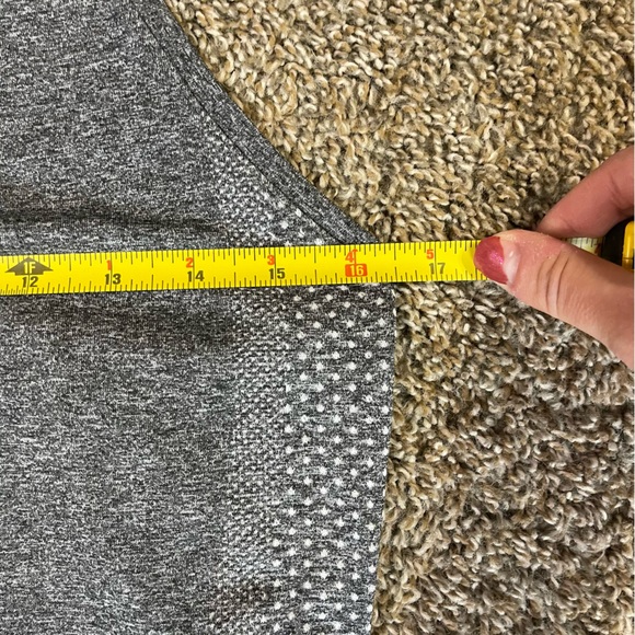 FIGS Seamless Underscrub Sleeveless Tank Top Gray Women’s Size Large Scrubs - Picture 8 of 8